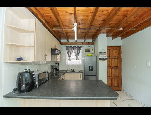 1 BEDROOM APARTMENT FOR SALE IN WALMER HEIGHTS